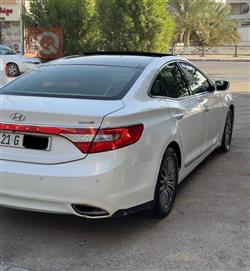 هيونداي أزيرا